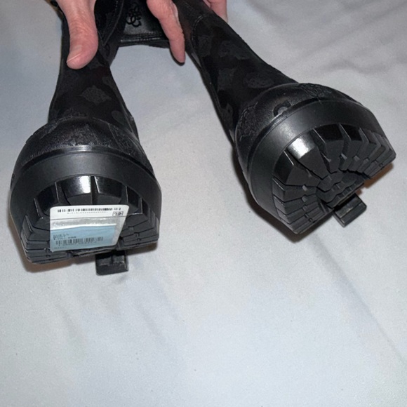 Guess Platform Logo Taylin over the knee boot. Sexy & Comfy all in one! New/Box - Picture 7 of 13